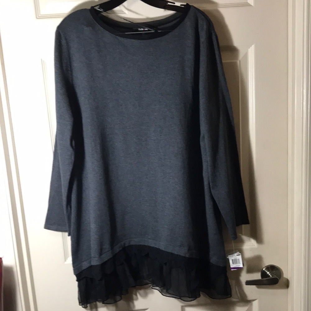 Gray pullover scoop neck long sleeve sweater black lace and sheet ruffle bottom